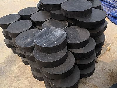 陵城区板式橡胶支座由若干层橡胶片与薄钢板经加压硫化